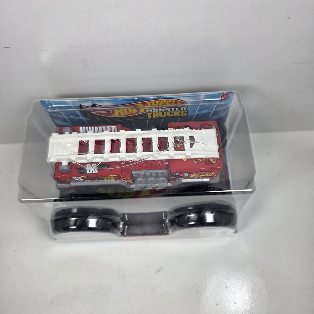 Hot Wheels Oversized Monster Truck 5 Alarm - Red and Black - Picture 2 of 10